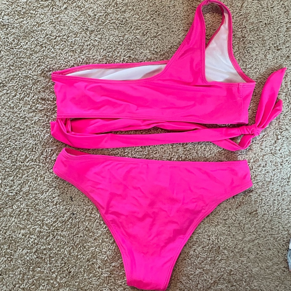 Bright Pink Wrap-Around Bikini Set💗 - Picture 2 of 2